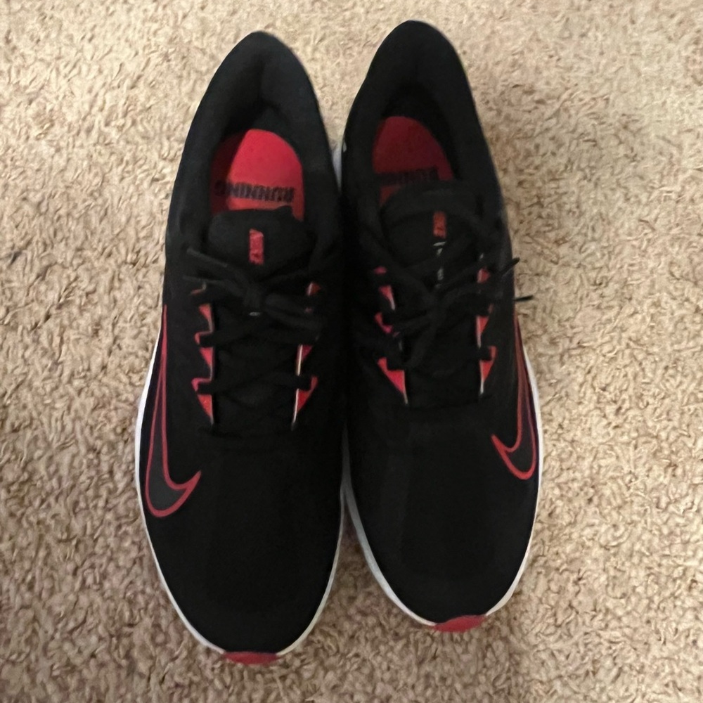 NWOT Men’s Nike Running Shoes, Size 12